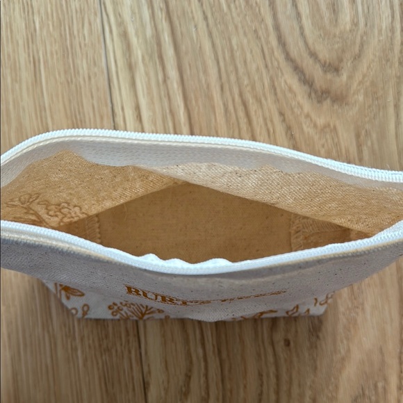 Burt's Bees Beige Floral Pouch - Picture 3 of 3